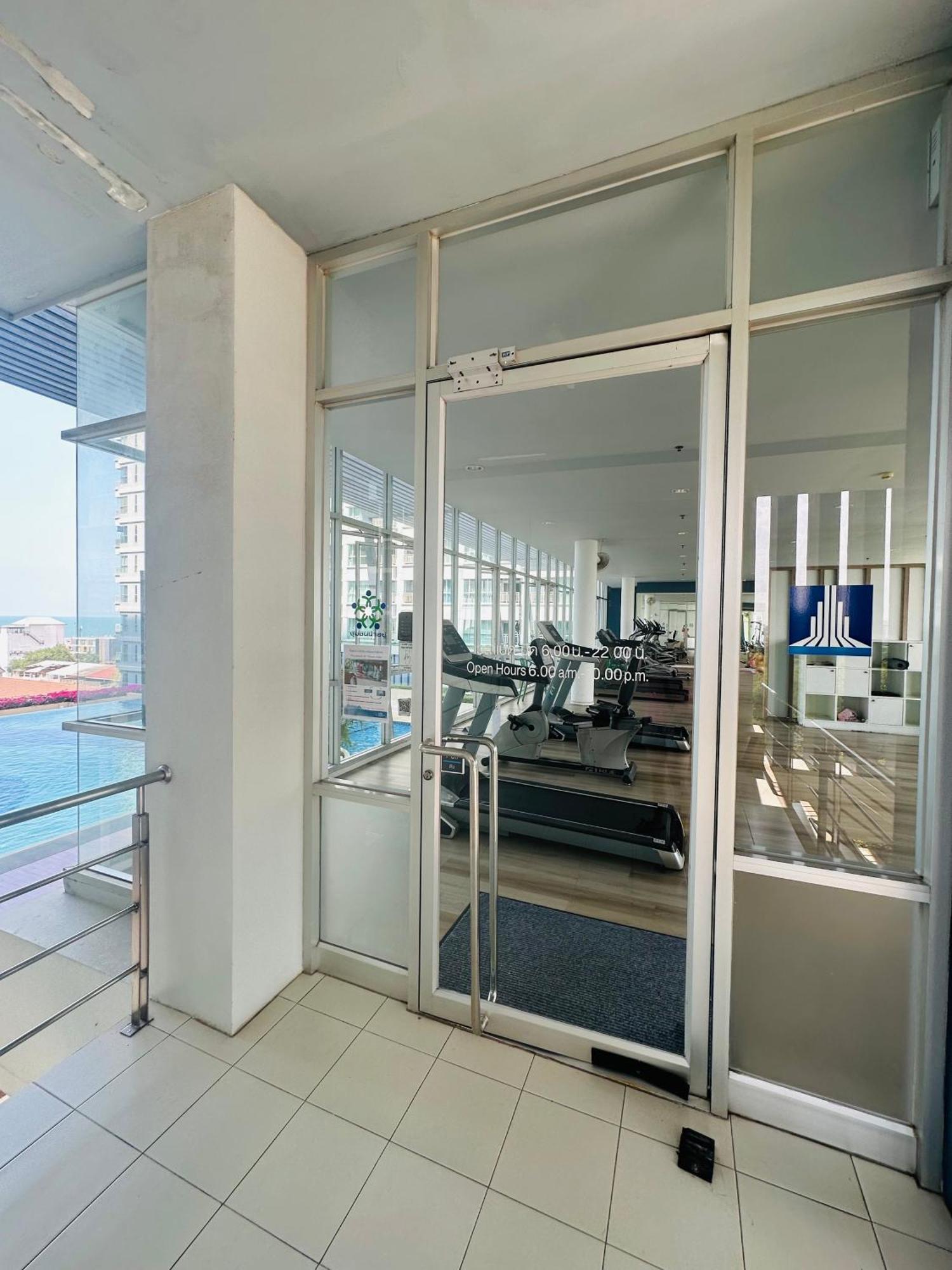 Seaview Beach Room Lumpini-Pool And Gym Face To Ocean Jomtien pláž Exteriér fotografie