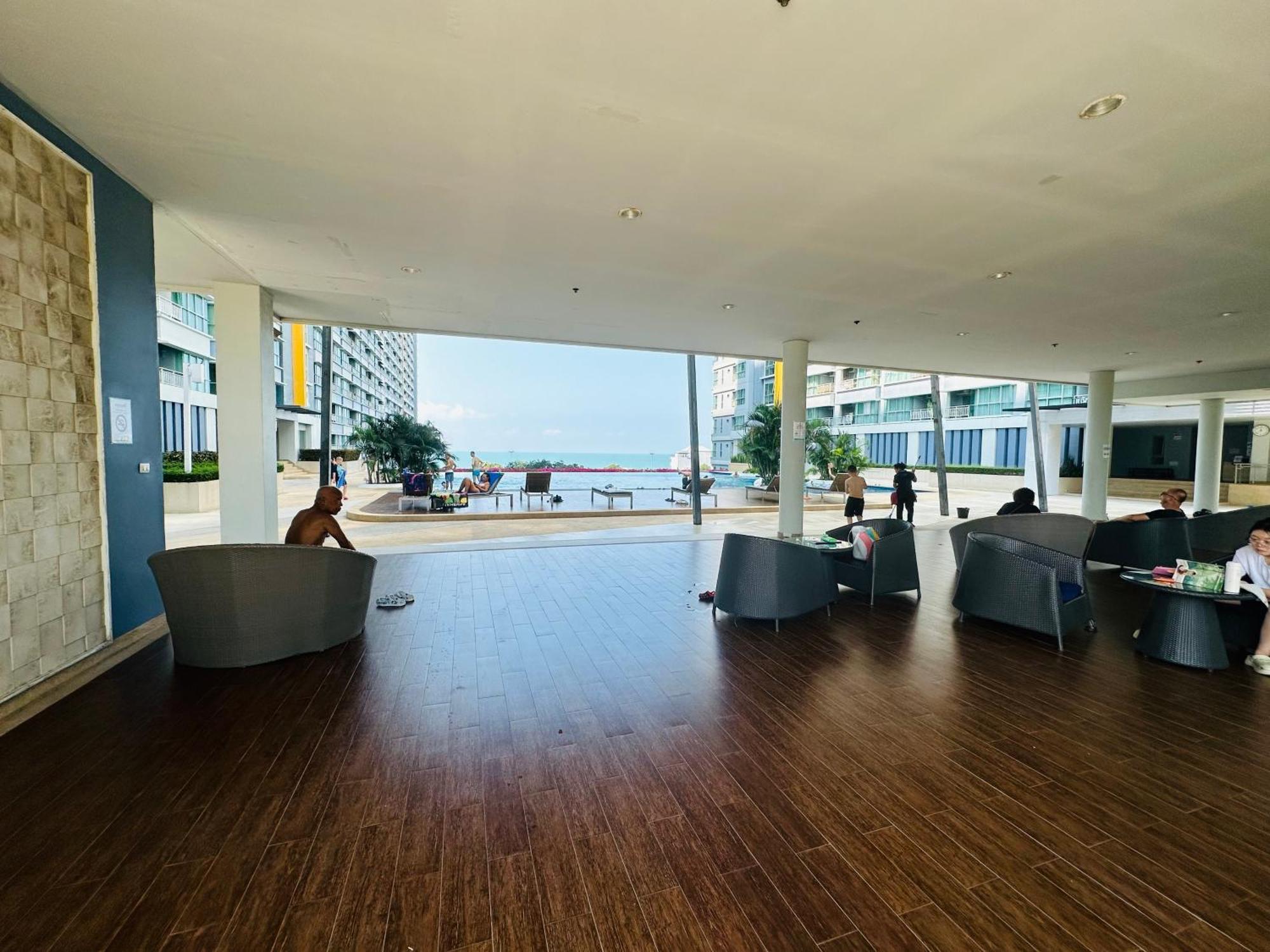 Seaview Beach Room Lumpini-Pool And Gym Face To Ocean Jomtien pláž Exteriér fotografie