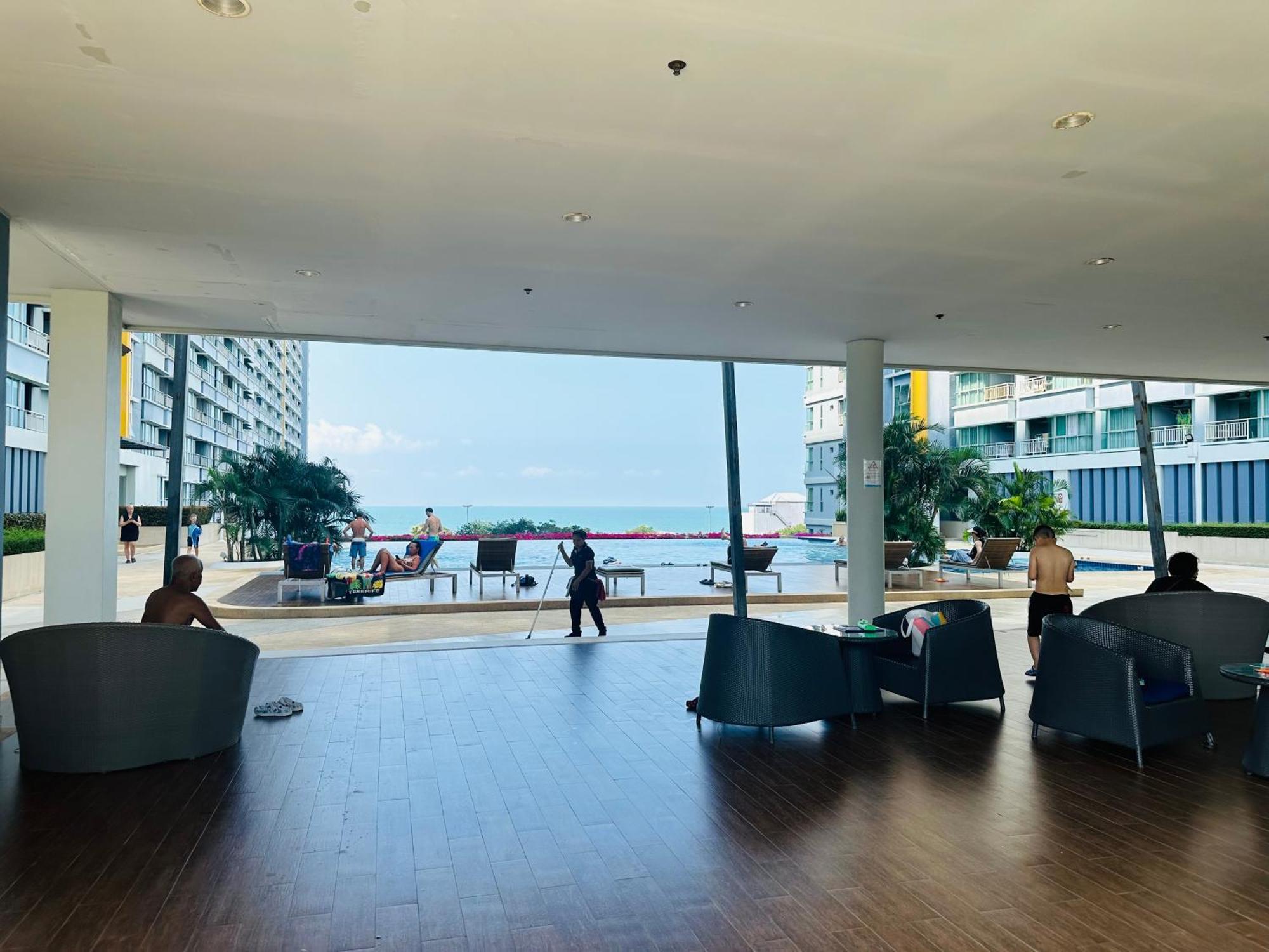 Seaview Beach Room Lumpini-Pool And Gym Face To Ocean Jomtien pláž Exteriér fotografie