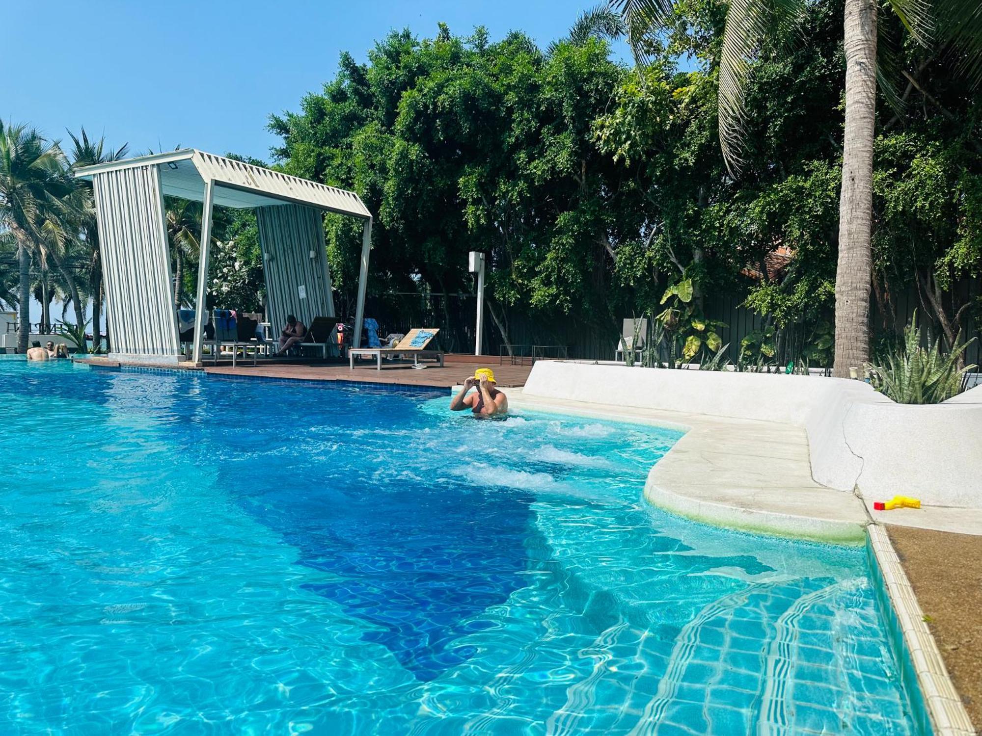 Seaview Beach Room Lumpini-Pool And Gym Face To Ocean Jomtien pláž Exteriér fotografie