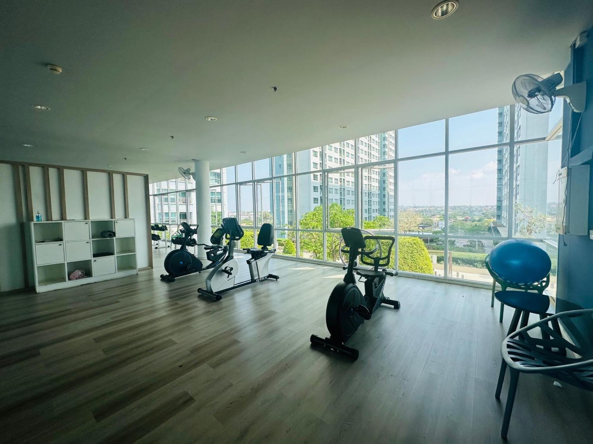Seaview Beach Room Lumpini-Pool And Gym Face To Ocean Jomtien pláž Exteriér fotografie