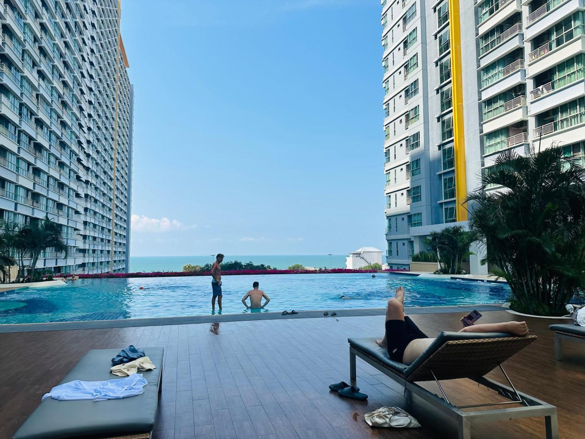 Seaview Beach Room Lumpini-Pool And Gym Face To Ocean Jomtien pláž Exteriér fotografie