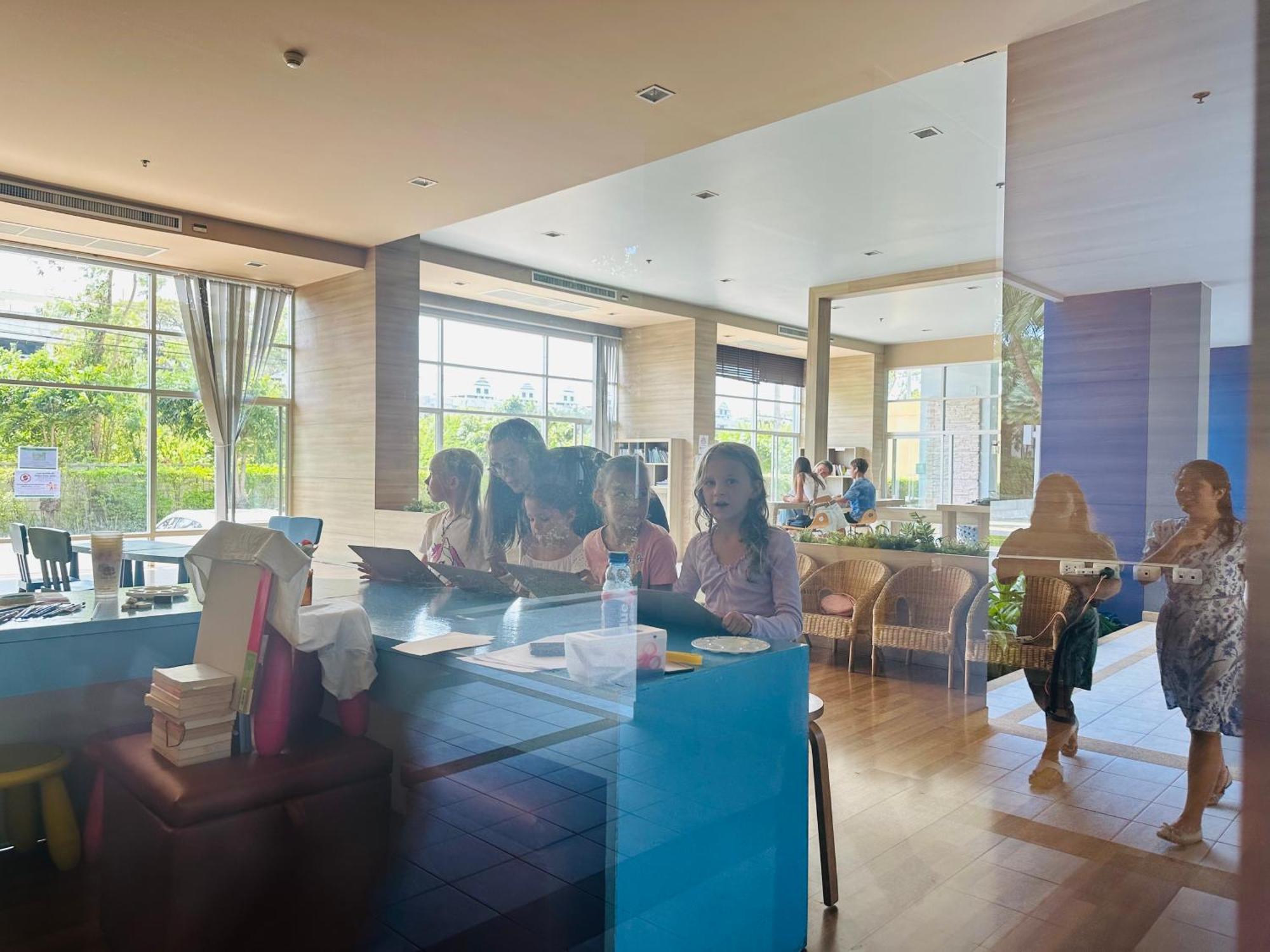 Seaview Beach Room Lumpini-Pool And Gym Face To Ocean Jomtien pláž Exteriér fotografie